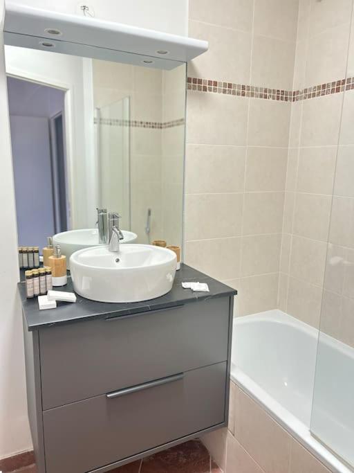 Once Upon A Time - 7Min From Disneyland - Free Private Parking - Self Checkin - Balcony - Barbecue Magny-le-Hongre Εξωτερικό φωτογραφία